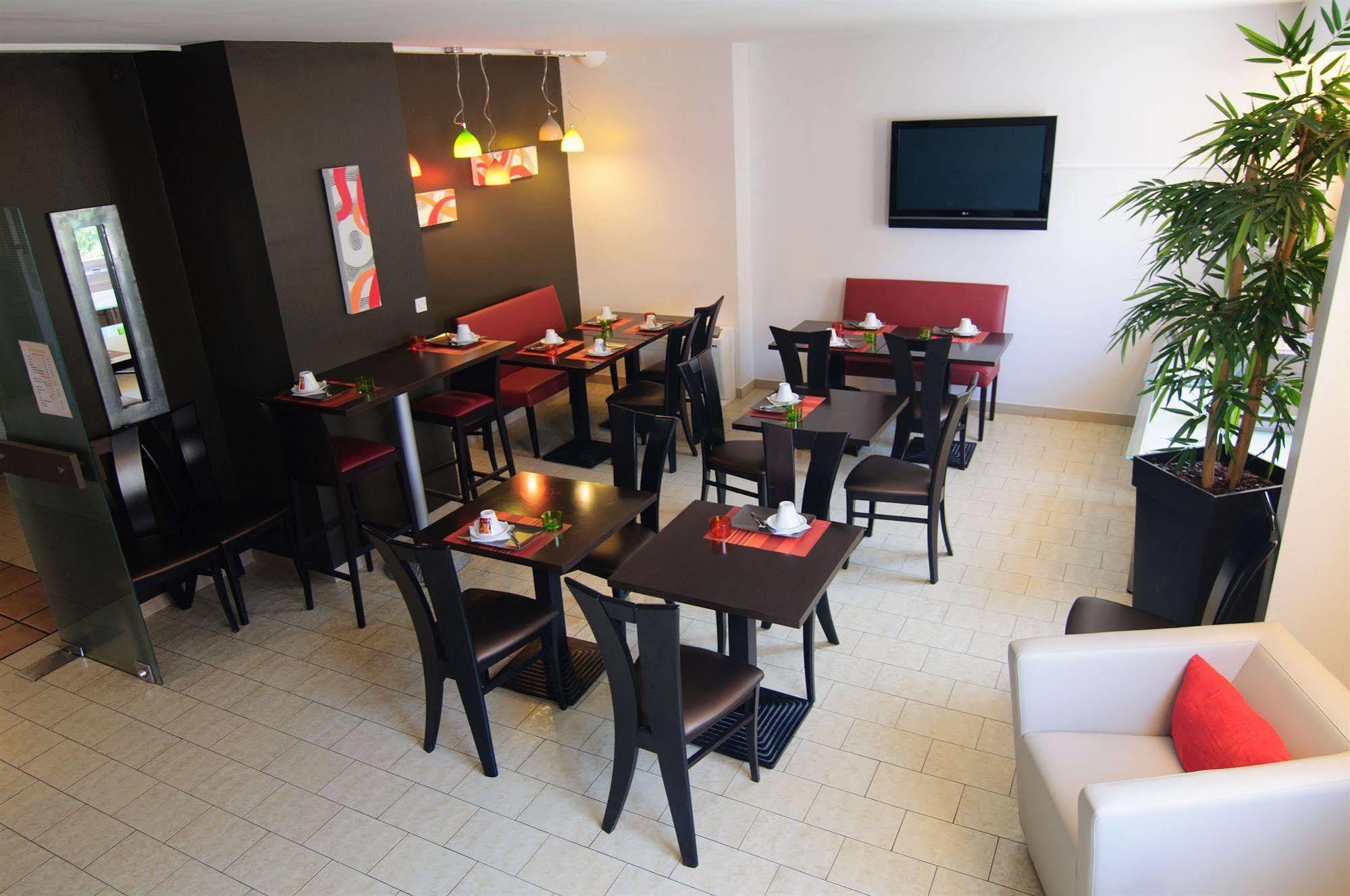 The Originals City, Hotel Dau Ly, Lyon Est Bron Exteriér fotografie